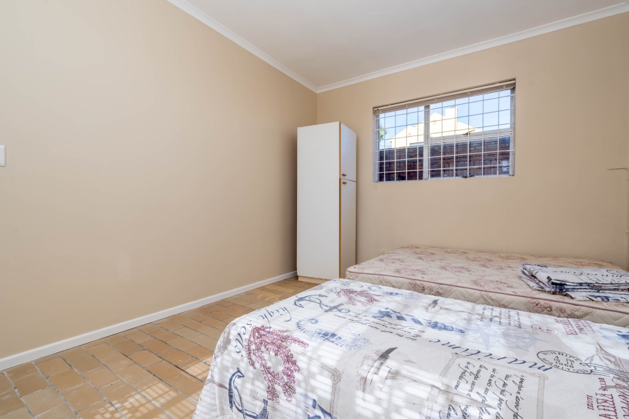 8 Bedroom Property for Sale in Middedorp Western Cape